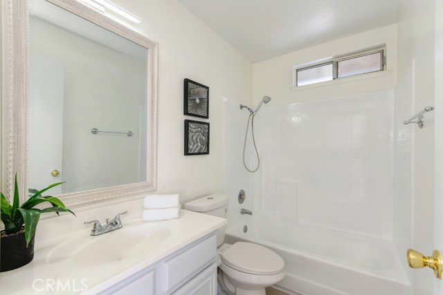 Detail Gallery Image 29 of 32 For 14 Fernwood Ct, Pittsburg,  CA 94565 - 4 Beds | 2/1 Baths