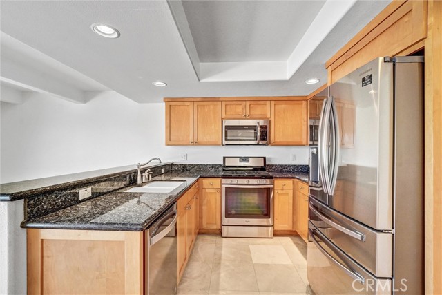 Detail Gallery Image 28 of 37 For 6 Canal Cir, Newport Beach,  CA 92663 - 4 Beds | 3 Baths