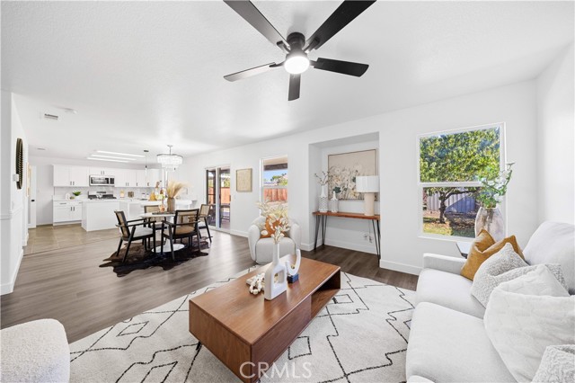 Detail Gallery Image 14 of 47 For 23296 Tulip Ct, Corona,  CA 92883 - 4 Beds | 2/1 Baths