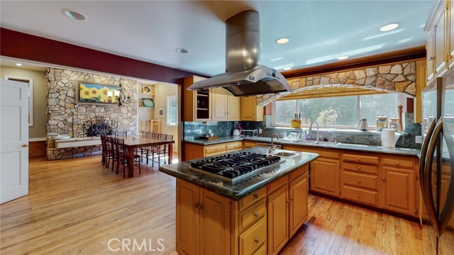 Detail Gallery Image 14 of 71 For 1248 Rocky Rd, Simi Valley,  CA 93063 - 5 Beds | 3 Baths