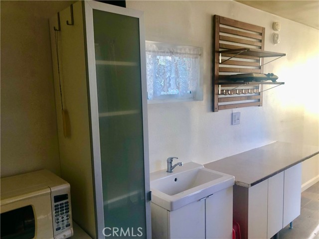 2630 Lakeshore Boulevard, Upper Lake CA: https://media.crmls.org/medias/2284d8db-eb0c-444e-9a14-cb0e0ba8e023.jpg