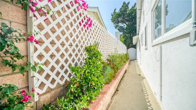 Detail Gallery Image 43 of 56 For 11426 Collett Avenue, Granada Hills,  CA 91344 - 3 Beds | 2 Baths