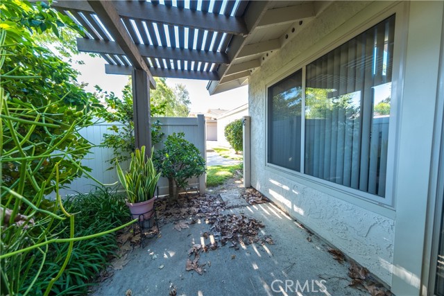Detail Gallery Image 9 of 37 For 17573 Caminito Caldo, San Diego,  CA 92127 - 2 Beds | 2 Baths