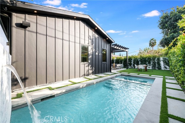 Detail Gallery Image 32 of 55 For 5323 Allott Ave, Sherman Oaks,  CA 91401 - 4 Beds | 4/1 Baths