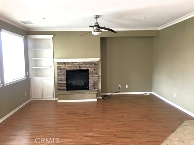 Detail Gallery Image 4 of 20 For 15213 Hawk, Fontana,  CA 92336 - 3 Beds | 2/1 Baths