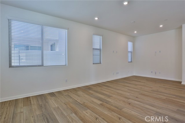 1957 S Hartford Place, San Bernardino CA: https://media.crmls.org/medias/2287812c-e9bc-4628-be81-21773857a918.jpg