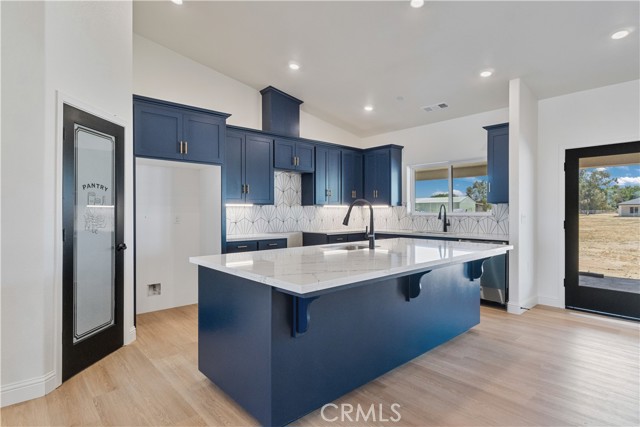 Detail Gallery Image 11 of 39 For 15709 Road 29, Madera,  CA 93636 - 8 Beds | 6 Baths