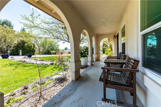 Detail Gallery Image 8 of 74 For 1002 Vista Grande St, Paso Robles,  CA 93446 - 3 Beds | 2 Baths