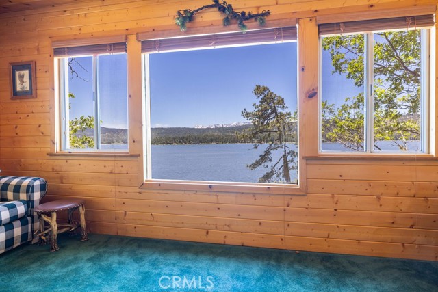 Detail Gallery Image 10 of 50 For 304 Big Bear Trail, Fawnskin,  CA 92333 - 3 Beds | 3 Baths