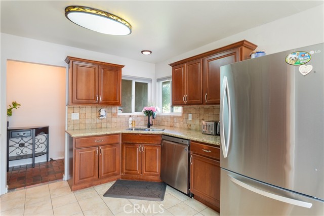 5132 New York Avenue, Cypress CA: https://media.crmls.org/medias/228b21df-cfb1-484d-a07b-f0c1392ceb83.jpg