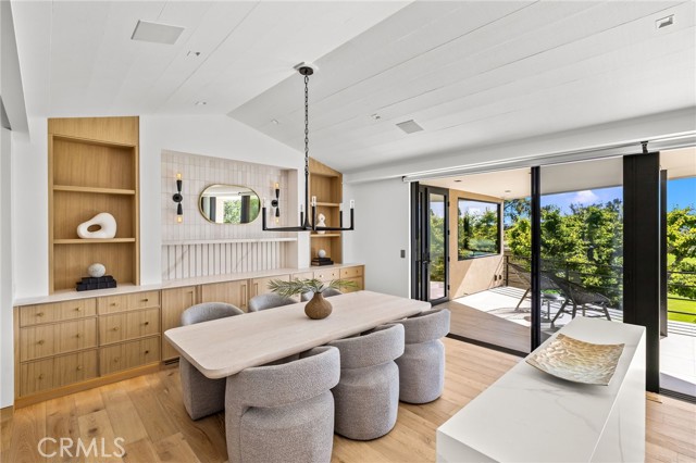 1075 Granville Drive, Newport Beach CA: https://media.crmls.org/medias/228b2616-67ff-49eb-8b89-c218997d30d0.jpg