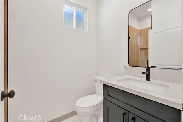 Detail Gallery Image 4 of 12 For 6710 1/2 Saint Clair Ave, North Hollywood,  CA 91606 - 2 Beds | 2 Baths