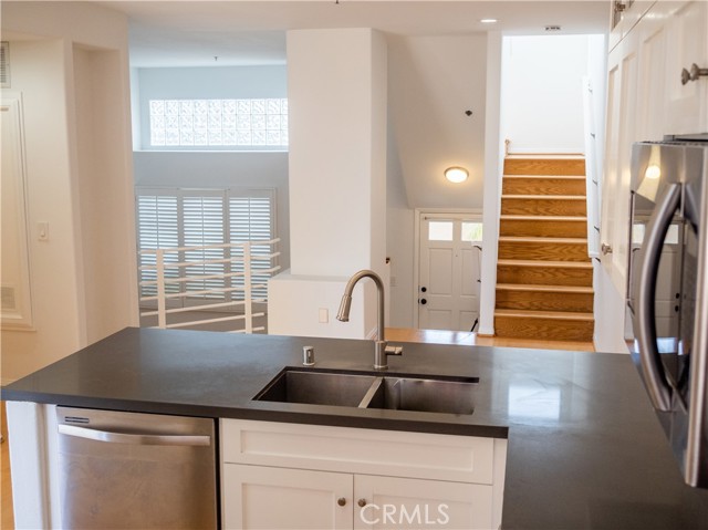 1628 E Palm Ave, El Segundo CA: https://media.crmls.org/medias/228bdd8c-a879-40f2-9870-c24c1b9ba3ff.jpg