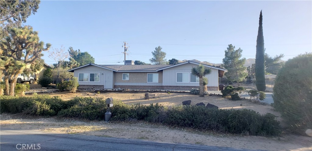 56599 Carlyle Drive, Yucca Valley, CA 92284