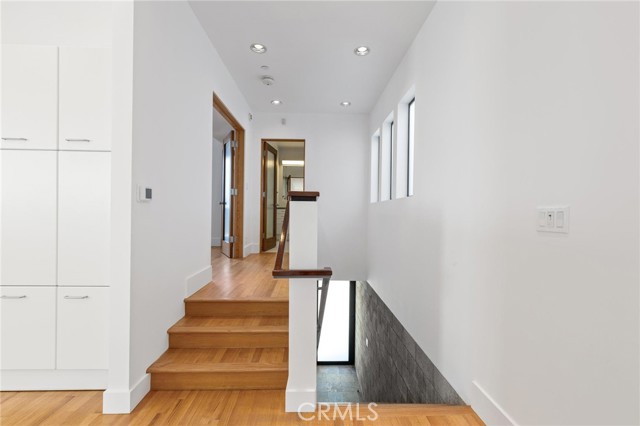129 20th Street, Manhattan Beach CA: https://media.crmls.org/medias/228ce391-555c-40db-9587-9c489a904438.jpg