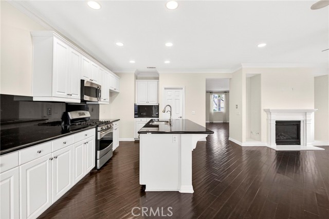 Detail Gallery Image 10 of 42 For 29415 High Ridge, Lake Elsinore,  CA 92530 - 4 Beds | 3 Baths