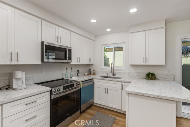 1722 Mitchell Avenue, Tustin CA: https://media.crmls.org/medias/228d7a9c-d127-4c20-9d3d-c5117a8f578e.jpg
