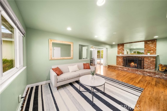 11692 Poes Street, Anaheim CA: https://media.crmls.org/medias/228dc0f8-ce2f-4142-80ff-2bd08f486952.jpg