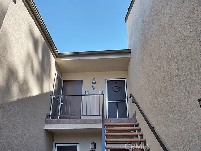 Detail Gallery Image 3 of 18 For 24431 Trevino Dr #V10,  Valencia,  CA 91355 - 3 Beds | 2 Baths