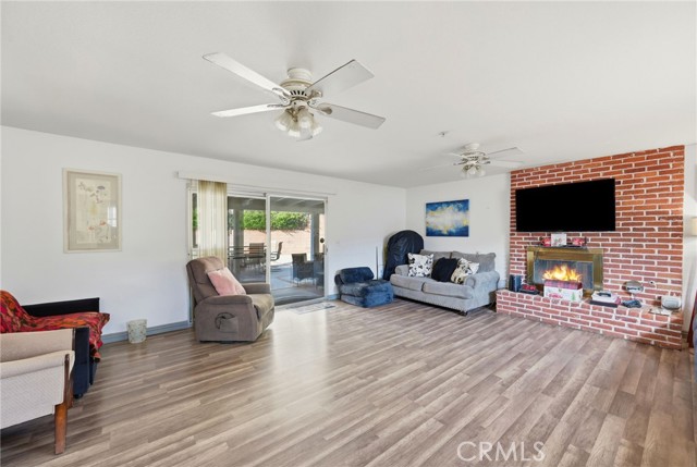 27828 Parkvale, Santa Clarita CA: https://media.crmls.org/medias/228fb5cd-fc00-41ed-b49f-3f1eed957072.jpg