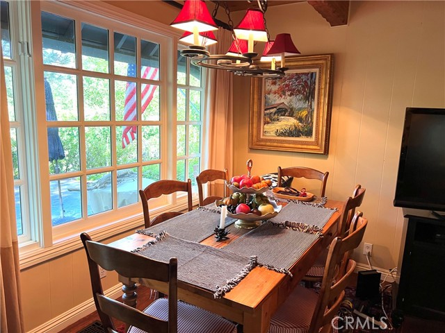 28972 North Shore Road, Lake Arrowhead CA: https://media.crmls.org/medias/228fcbf1-8828-4b9e-8b57-2ece842eed09.jpg