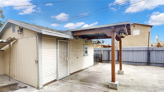 1638 W 51st Street, Los Angeles CA: https://media.crmls.org/medias/22906c46-92b9-4aa9-b42a-9f1dfb875d37.jpg
