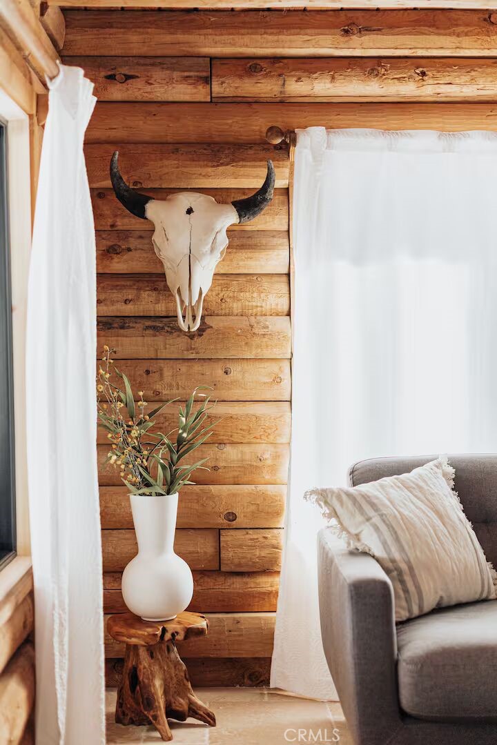 https://media.crmls.org/medias/2290f7f0-6036-4bdc-9de3-649a28a406d0.jpg?preset=X-Large