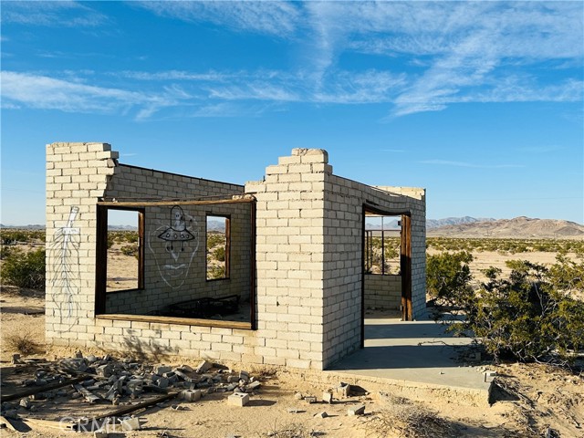 Detail Gallery Image 2 of 14 For 1234 Raymond Dr, Twentynine Palms,  CA 92277 - – Beds | – Baths