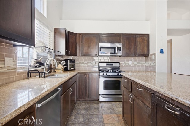 Detail Gallery Image 17 of 42 For 3802 Windflower Ave, Bakersfield,  CA 93313 - 3 Beds | 2 Baths