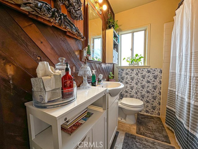 3915 E 11th Street, Long Beach CA: https://media.crmls.org/medias/22915b11-9206-4e8f-97b3-c37431b077ab.jpg