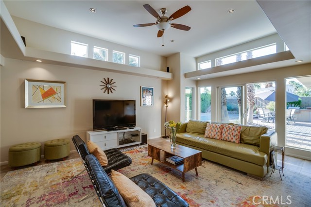 Detail Gallery Image 16 of 69 For 576 E Desert Holly Cir, Palm Springs,  CA 92262 - 3 Beds | 2 Baths