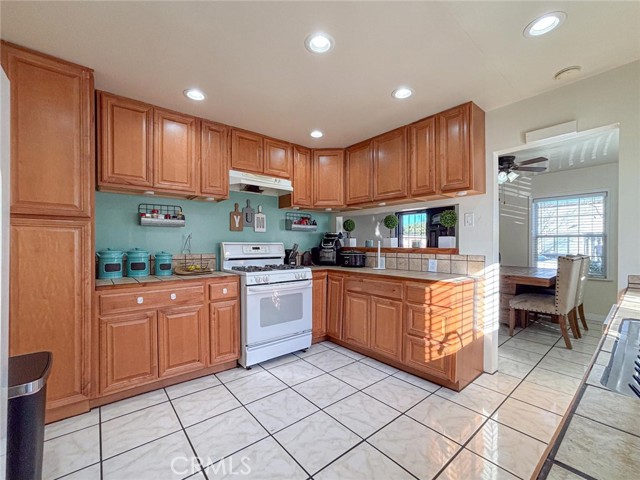 Detail Gallery Image 17 of 44 For 6615 Myrtle, Long Beach,  CA 90805 - 2 Beds | 2 Baths