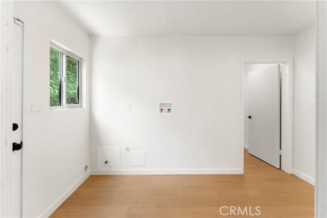 20217 Wells Drive, Woodland Hills CA: https://media.crmls.org/medias/229312c1-a2ef-477c-ab65-1e2a3a7dbc96.jpg
