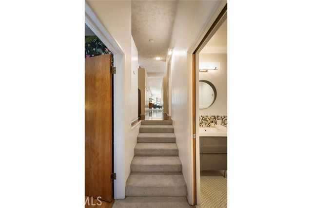 Detail Gallery Image 28 of 54 For 2820 E Chevy Chase Dr, Glendale,  CA 91206 - 2 Beds | 2 Baths