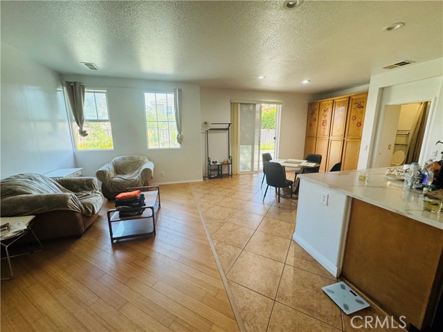 6609 angelina, Chino CA: https://media.crmls.org/medias/22933931-2d3d-4ab0-ada1-7333d672ebdd.jpg