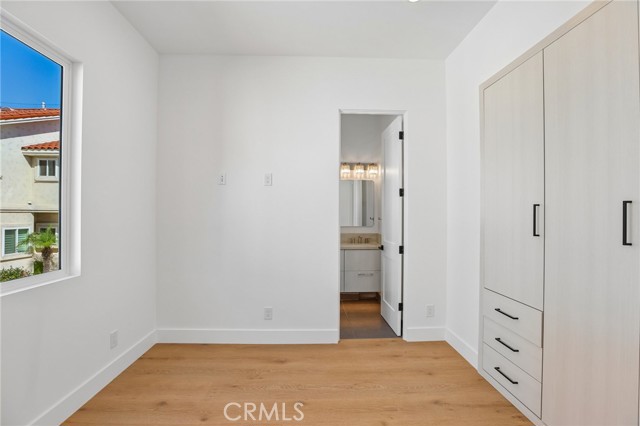 2019 Huntington Lane, B photo 41