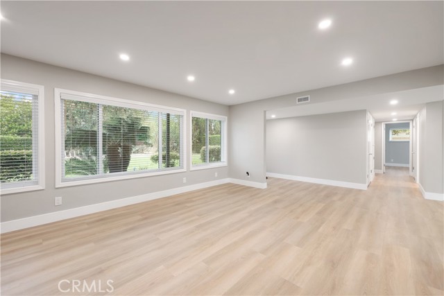 Detail Gallery Image 7 of 44 For 13301 Yorba St, Santa Ana,  CA 92705 - 3 Beds | 2/1 Baths