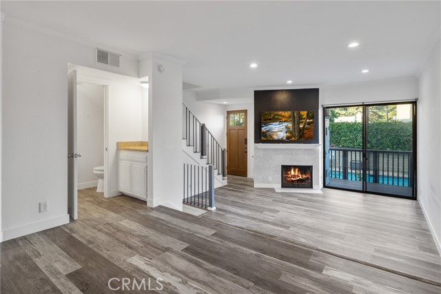 Detail Gallery Image 10 of 46 For 5100 Riverton Ave #14,  North Hollywood,  CA 91601 - 3 Beds | 2/1 Baths