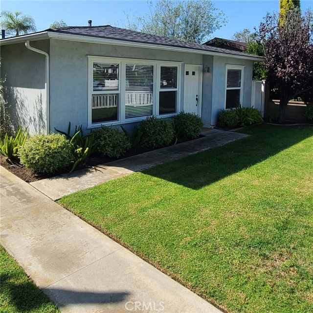 271 Magnolia St, Costa Mesa, CA 92627