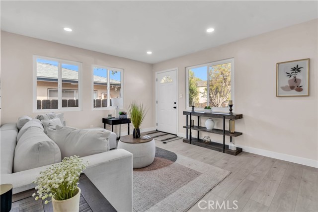 Detail Gallery Image 5 of 38 For 391 Zenith St, Chula Vista,  CA 91911 - 4 Beds | 2 Baths