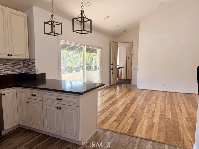 Detail Gallery Image 2 of 14 For 31579 Lindero Canyon Rd #7,  Westlake Village,  CA 91361 - 3 Beds | 2 Baths