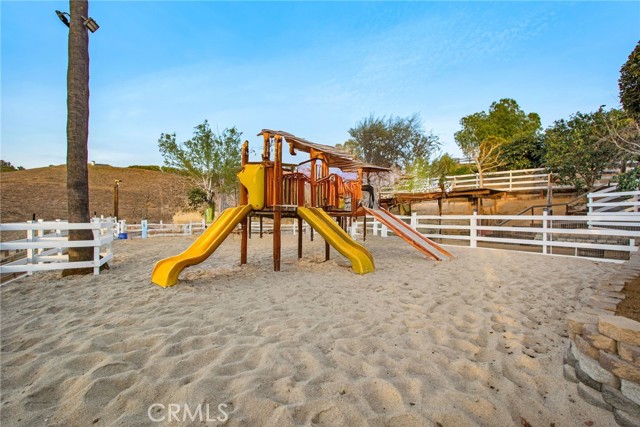 27151 Mission Hills Drive, San Juan Capistrano CA: https://media.crmls.org/medias/2294ceea-abf5-4333-b4ca-9e875417a47d.jpg
