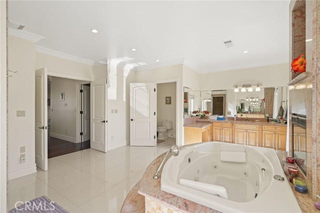 5108 Otis Avenue, Tarzana CA: https://media.crmls.org/medias/22958627-c53c-4024-8362-476db6be9f70.jpg