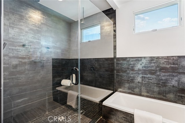 Detail Gallery Image 29 of 34 For 542 N Commonwealth Ave, Silver Lake Los Angeles,  CA 90004 - 3 Beds | 2/1 Baths