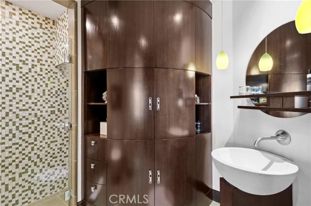 88 Emerald, Laguna Beach CA: https://media.crmls.org/medias/2296966d-b8cc-4612-88e4-fed121076878.jpg