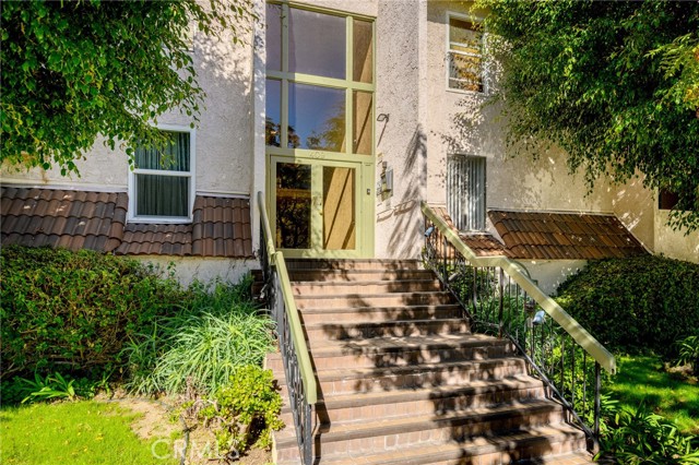 Detail Gallery Image 2 of 23 For 409 Burchett #119,  Glendale,  CA 91203 - 1 Beds | 1 Baths