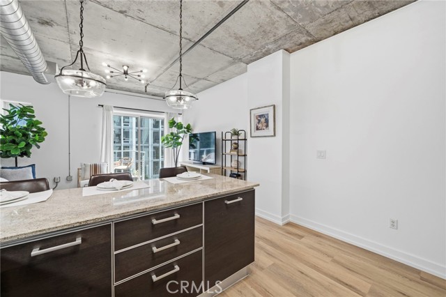 Detail Gallery Image 8 of 37 For 645 W 9th St #424, Los Angeles,  CA 90015 - 1 Beds | 1 Baths