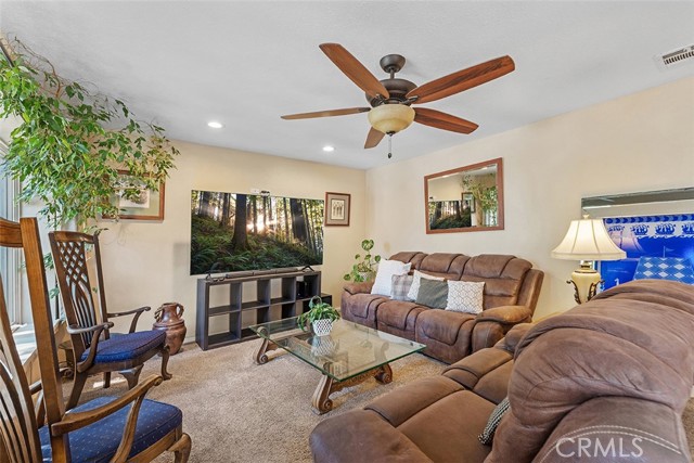 Detail Gallery Image 14 of 34 For 40177 Lakeview Dr, Big Bear Lake,  CA 92315 - 3 Beds | 2 Baths