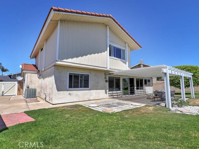 Detail Gallery Image 42 of 54 For 18022 Dellglen Cir, Huntington Beach,  CA 92647 - 4 Beds | 3 Baths