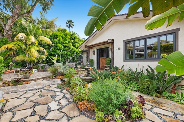 Detail Gallery Image 2 of 24 For 435 Holly St, Laguna Beach,  CA 92651 - 4 Beds | 3/1 Baths